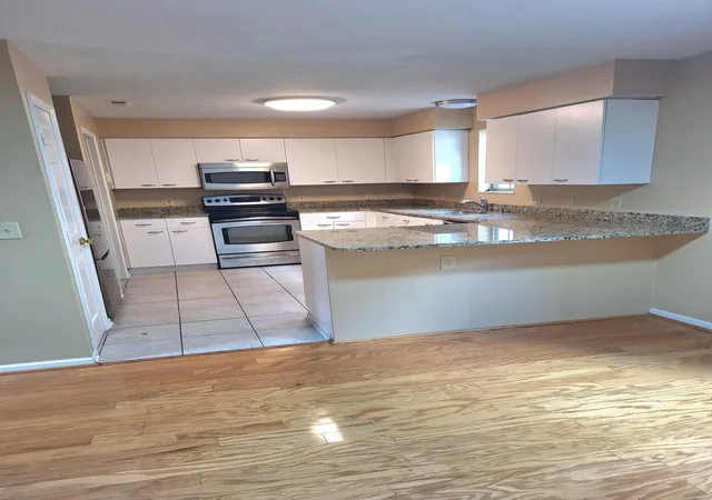 Photo 2 of Condo for sale at 18 W Russell St, Columbus, OH 43215 | MLS# 226021857 | Listing updated on 2026-07-29