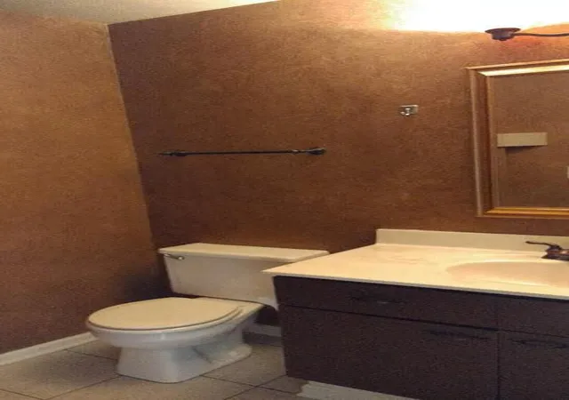 Listing Photo 3 - Condo for sale in building located at 18 W Russell St, Columbus, OH 43215