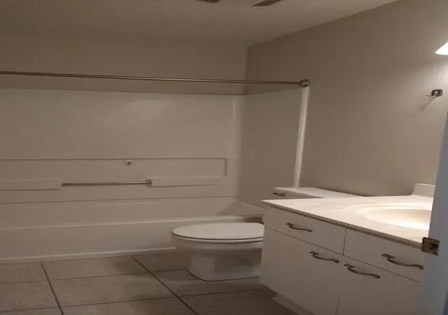 Listing Photo 4 - Condo for sale in building located at 18 W Russell St, Columbus, OH 43215