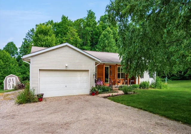 Homes for sale in New Lexington, OH | 9250 Township Road 169 Ne, New Lexington, OH 43764 | MLS# 226022154
