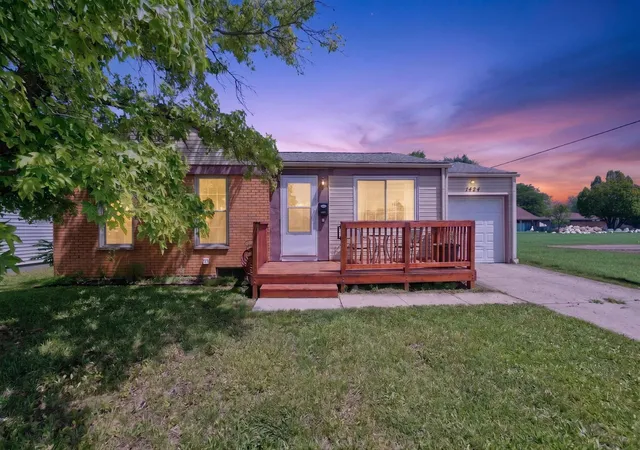 Homes for sale in Columbus, OH | 1424 E Dublin Granville Rd, Columbus, OH 43229 | MLS# 226024419