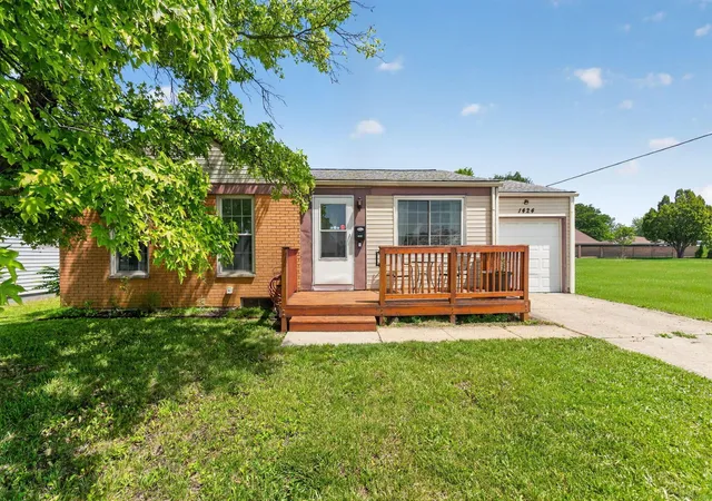 Homes for sale in Columbus, OH | 1424 E Dublin Granville Rd, Columbus, OH 43229 | MLS# 226024419