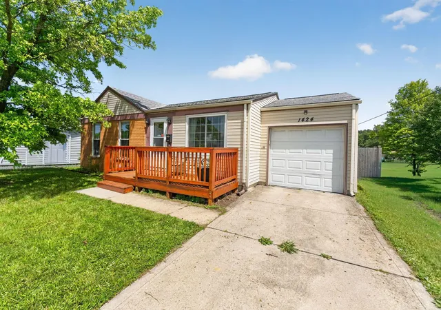 Homes for sale in Columbus, OH | 1424 E Dublin Granville Rd, Columbus, OH 43229 | MLS# 226024419