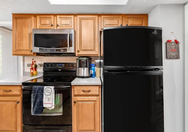 Listing Photo 1 - Condo for sale in building located at 4845 Smoketalk Ln, Westerville, OH 43081 - Unit #7