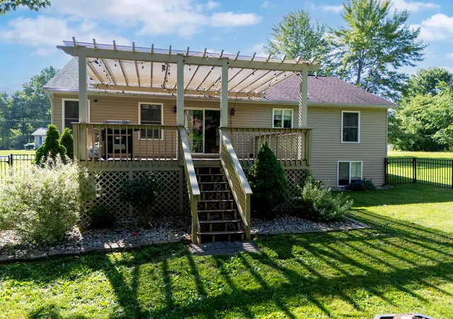 2nd image of 39 S Highland Ct, Howard, OH 43028 | MLS# 226021819