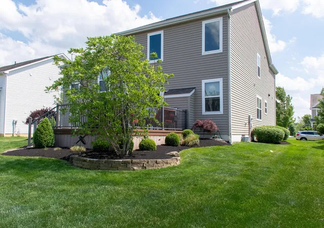 Photo 2 of Single family home for sale at 945 Farmington Ln, Delaware, OH 43015 | MLS# 226022108 | Listing updated on 2026-08-31