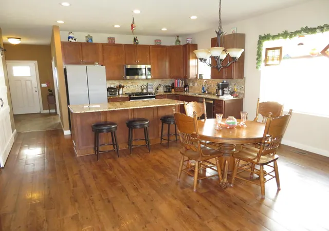 Photo 4 of Single family home for sale at 945 Farmington Ln, Delaware, OH 43015 | MLS# 226022108 | Listing updated on 2026-08-31
