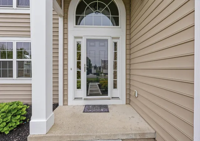 Photo 2 of Single family home for sale at 2830 Abbey Knoll Dr, Lewis Center, OH 43035 | MLS# 226021852 | Listing updated on 2026-09-10