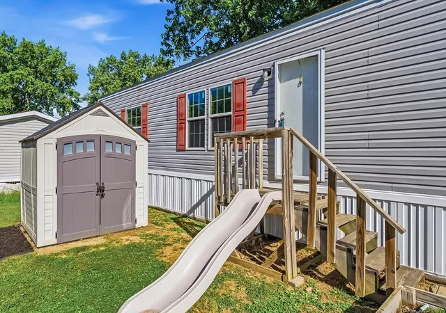 Homes for sale in Darbydale, OH | 5965 Harrisburg Georgesville Rd #102, Darbydale, OH 43123 | MLS# 226021844