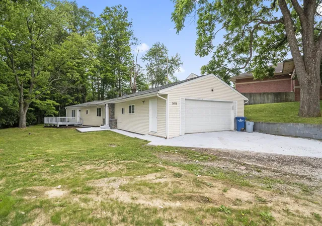 Homes for sale in Reynoldsburg, OH | 1404 Waggoner Rd, Reynoldsburg, OH 43068 | MLS# 226021835