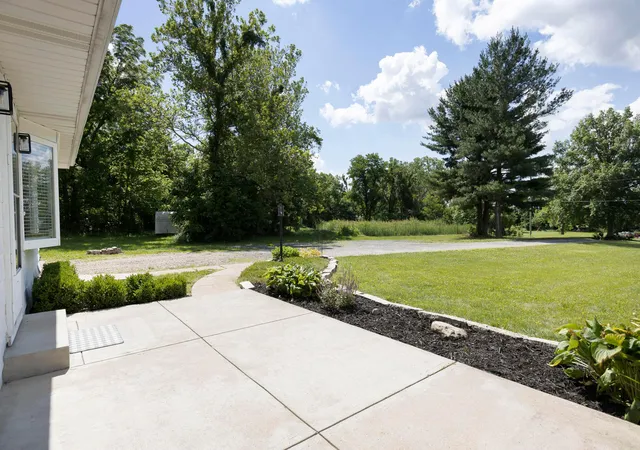 Homes for sale in Pataskala, OH | 72 Lake Dr Sw, Pataskala, OH 43062 | MLS# 226022385