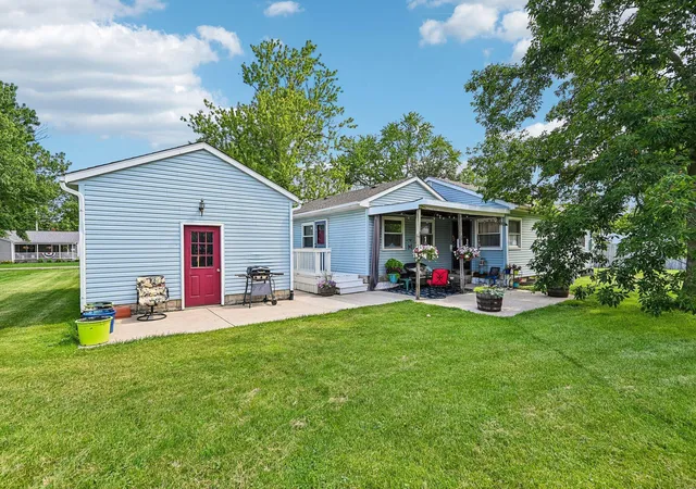 Homes for sale in Marysville, OH | 733 W 3rd St, Marysville, OH 43040 | MLS# 226022738