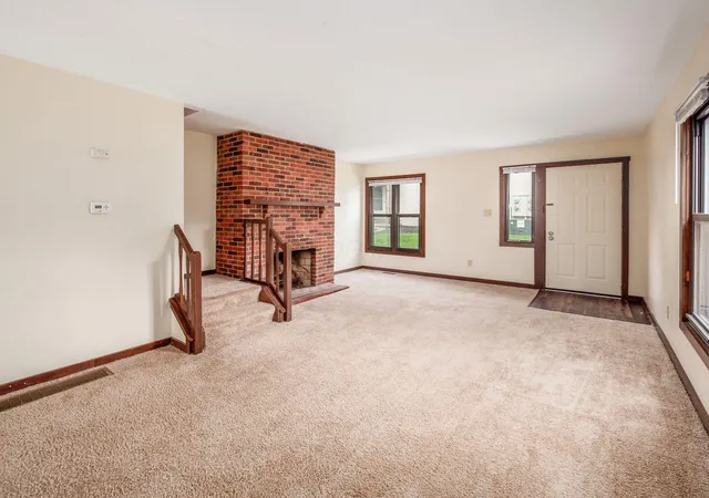 Homes for sale in Dublin, OH | 424 Edinburgh Rd, Dublin, OH 43017 | MLS# 226022022