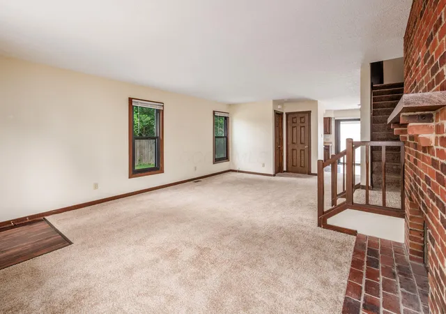 Homes for sale in Dublin, OH | 424 Edinburgh Rd, Dublin, OH 43017 | MLS# 226022022