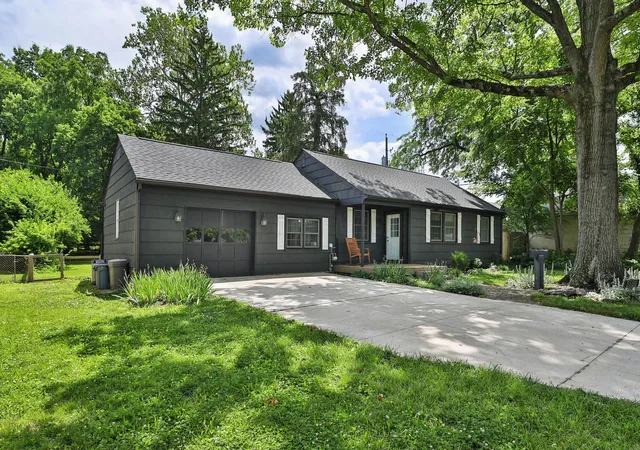 1st image of 5550 Foster Ave, Worthington, OH 43085 | MLS# 226022506
