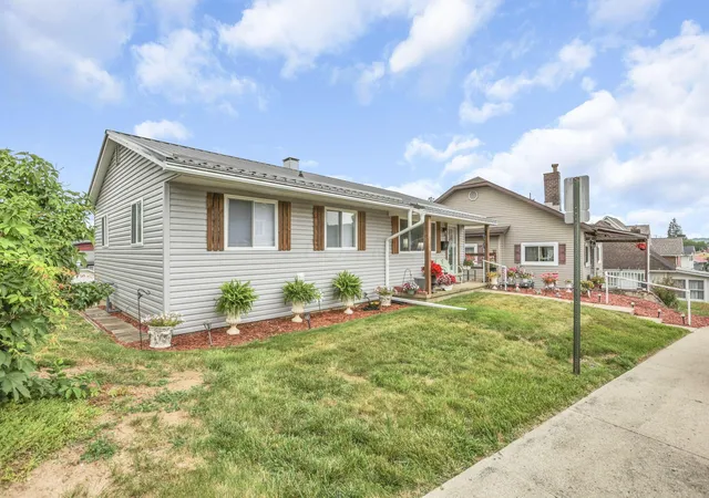 Homes for sale in Logan, OH | 1165 Church St, Logan, OH 43138 | MLS# 226021908
