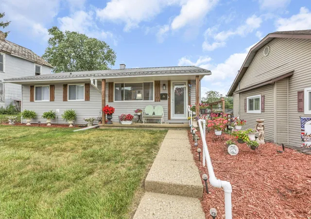 Homes for sale in Logan, OH | 1165 Church St, Logan, OH 43138 | MLS# 226021908