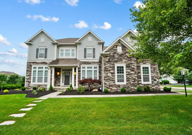 Homes for sale in New Albany, OH | 2905 Highland Woods Blvd, New Albany, OH 43054 | MLS# 226022098