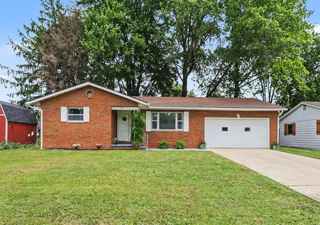 Homes for sale in Mount Sterling, OH | 178 Cliffview Dr, Mount Sterling, OH 43143 | MLS# 226021998