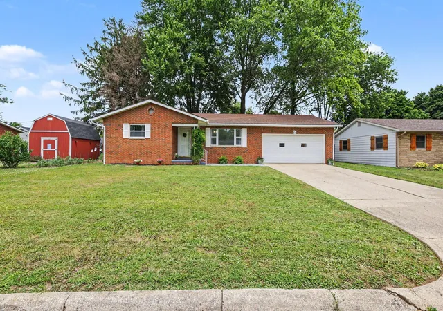 Homes for sale in Mount Sterling, OH | 178 Cliffview Dr, Mount Sterling, OH 43143 | MLS# 226021998