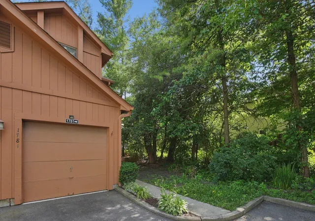 Photo 3 of Condo for sale at 1781 Sawgrass Dr #B, Reynoldsburg, OH 43068 | MLS# 226022308 | Listing updated on 2026-08-31