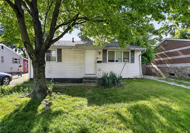 Homes for sale in Columbus, OH | 923 Wedgewood Dr, Columbus, OH 43228 | MLS# 226023009