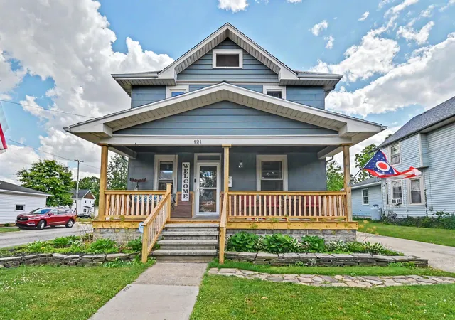Homes for sale in Bucyrus, OH | 421 W Oakwood Ave, Bucyrus, OH 44820 | MLS# 226022023