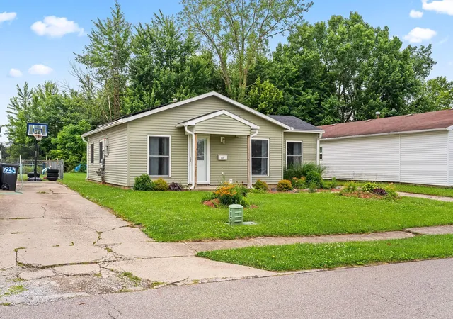 2nd image of 719 Trinidad Dr, Marion, OH 43302 | MLS# 226022284