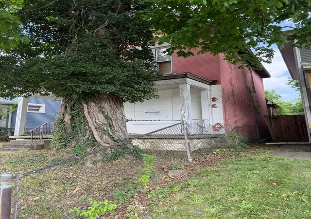 Photo 2 of Single family home for sale at 910 S Champion Ave, Columbus, OH 43206 | MLS# 226021972 | Listing updated on 2026-09-10