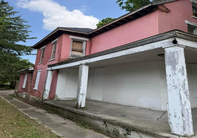 Photo 3 of Single family home for sale at 910 S Champion Ave, Columbus, OH 43206 | MLS# 226021972 | Listing updated on 2026-09-10