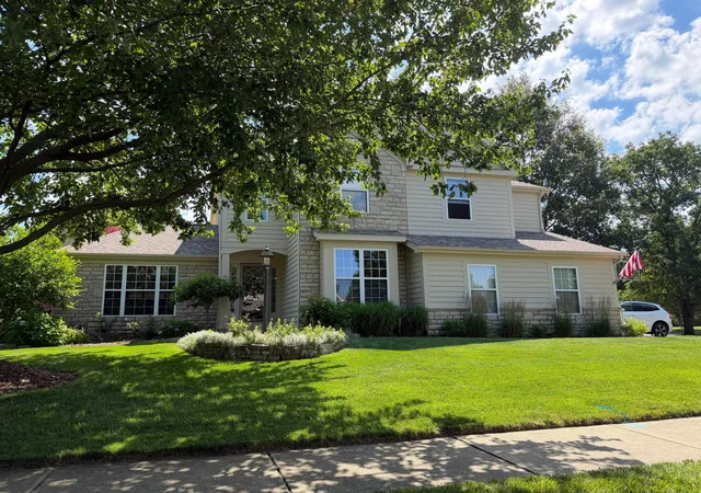 Photo 2 of Single family home for sale at 4484 Trailane Dr, Hilliard, OH 43026 | MLS# 226022741 | Listing updated on 2026-07-29