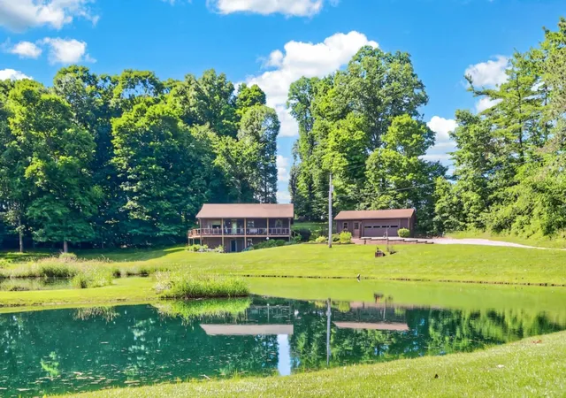 Homes for sale in Gambier, OH | 23526 Caves Rd, Gambier, OH 43022 | MLS# 226021983