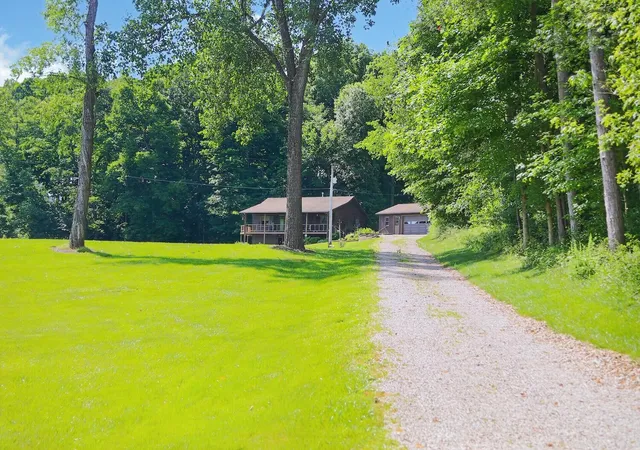 Homes for sale in Gambier, OH | 23526 Caves Rd, Gambier, OH 43022 | MLS# 226021983