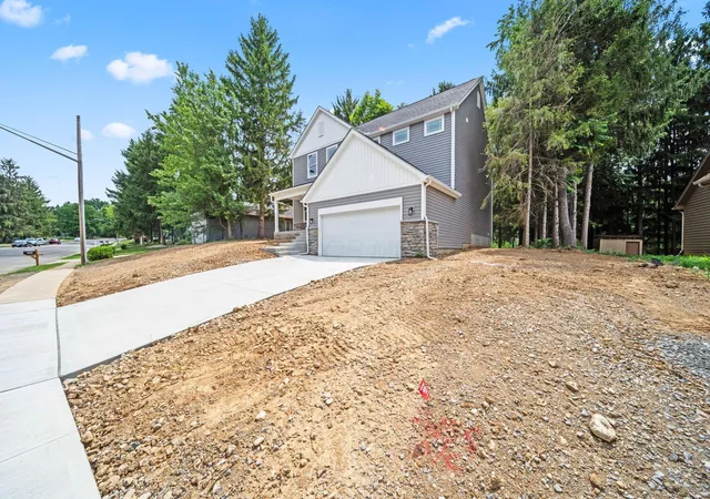 3rd image of 1612 Whispering Pine Ln, Bellefontaine, OH 43311 | MLS# 226022042
