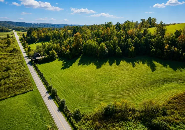Homes for sale in Frazeysburg, OH | 12175 Old Riley Rd, Frazeysburg, OH 43822 | MLS# 226022058