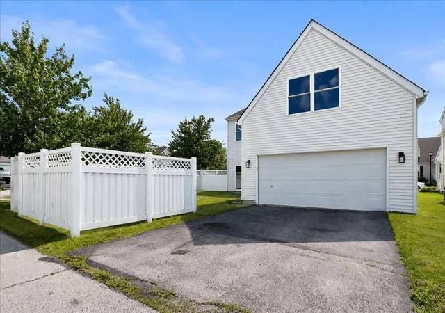 Homes for sale in Blacklick, OH | 1091 Eberton Ave, Blacklick, OH 43004 | MLS# 226023511