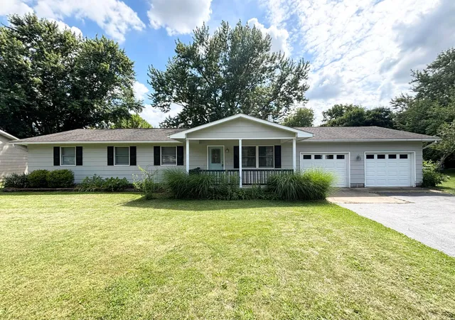 Homes for sale in Washington Court House, OH | 755 Leslie Nw, Washington Court House, OH 43160 | MLS# 226022068