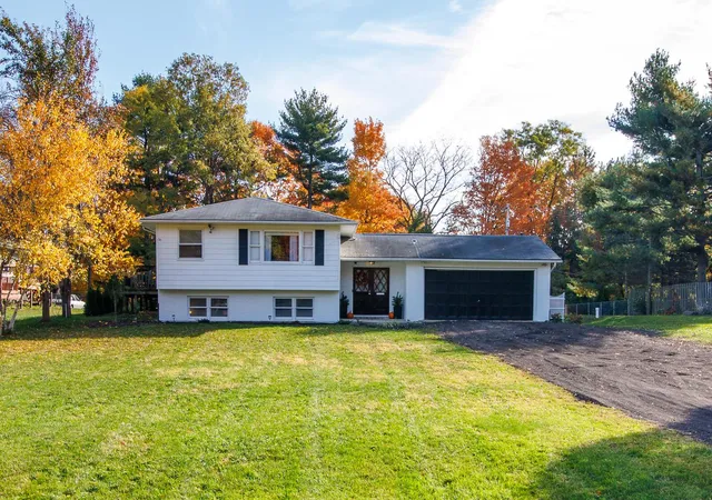 1st image of 3548 S Hamilton Rd, Columbus, OH 43232 | MLS# 226022088