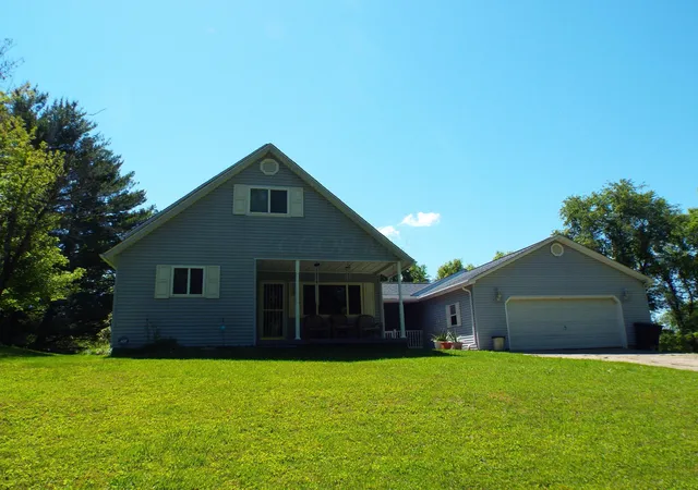 Homes for sale in Vinton, OH | 2964 Tick Ridge Rd, Vinton, OH 45686 | MLS# 226022158