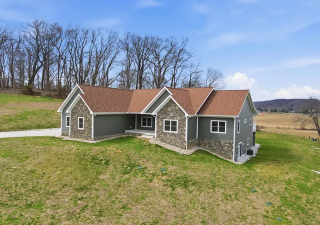 5th image of 3597 Country Club Rd Sw, Lancaster, OH 43130 | MLS# 226022249