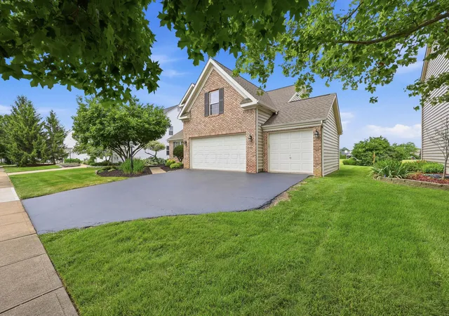 Homes for sale in Powell, OH | 8164 Glenmore Dr, Powell, OH 43065 | MLS# 226023772
