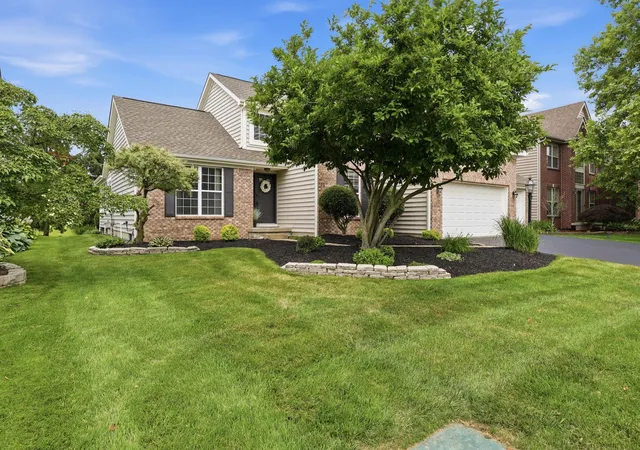 Homes for sale in Powell, OH | 8164 Glenmore Dr, Powell, OH 43065 | MLS# 226023772