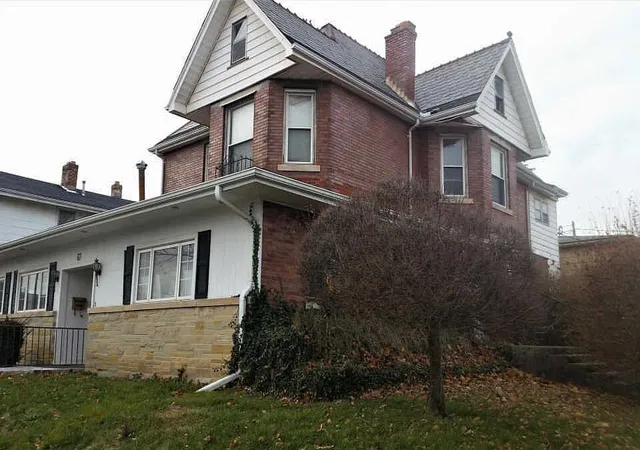 Homes for sale in London, OH | 67 E High St, London, OH 43140 | MLS# 226022130