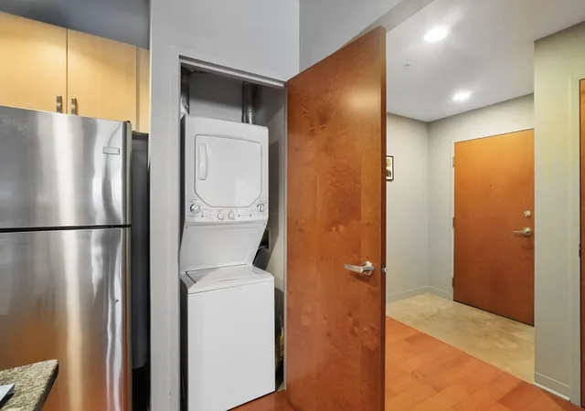 Listing Photo 2 - Condo for sale in building located at 769 N High St, Columbus, OH 43215 - Unit #R308
