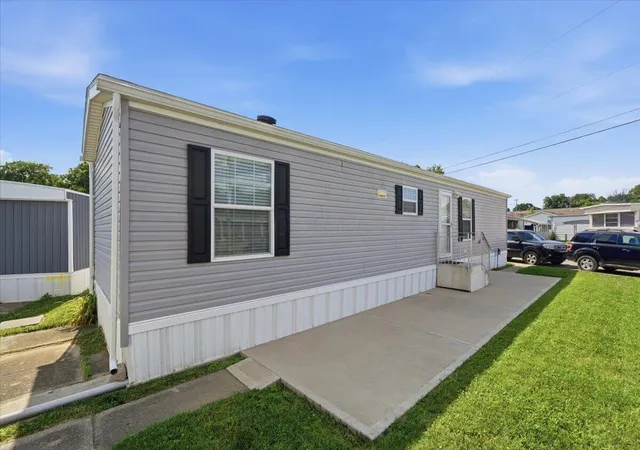Homes for sale in Columbus, OH | 817 Janice Pkwy, Columbus, OH 43223 | MLS# 226022149