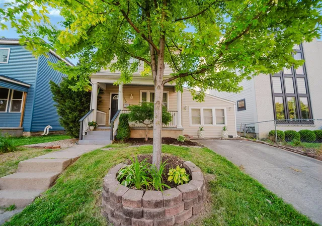 Homes for sale in Columbus, OH | 590 W 2nd Ave, Columbus, OH 43201 | MLS# 226022282
