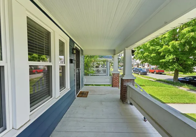 Photo 3 of Single family home for sale at 615 Larcomb Ave, Columbus, OH 43223 | MLS# 226022200 | Listing updated on 2026-10-12