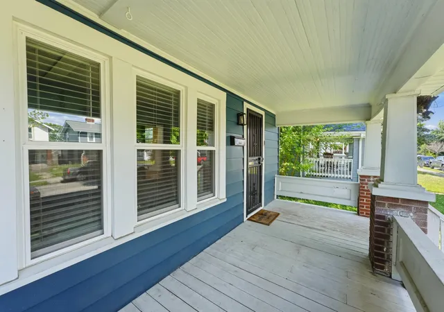 Photo 4 of Single family home for sale at 615 Larcomb Ave, Columbus, OH 43223 | MLS# 226022200 | Listing updated on 2026-10-12