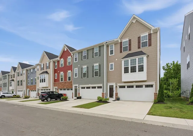 Homes for sale in Reynoldsburg, OH | 6831 Henley Dr, Reynoldsburg, OH 43068 | MLS# 226022181
