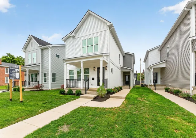 Condo for sale at 977 Oak St, Columbus, OH 43205 | MLS# 226022196